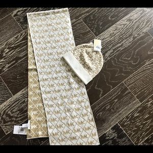 Michael Kors Scarf Set